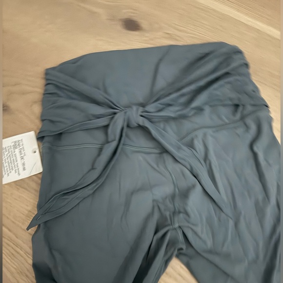 NWT BLUE lululemon tie waist align 28in size 6 - Picture 2 of 5